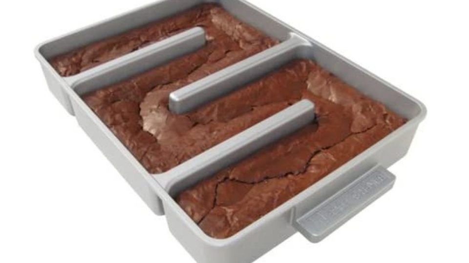You Can Finally Have Crispy Edges on Every Brownie Piece With This Brownie Pan