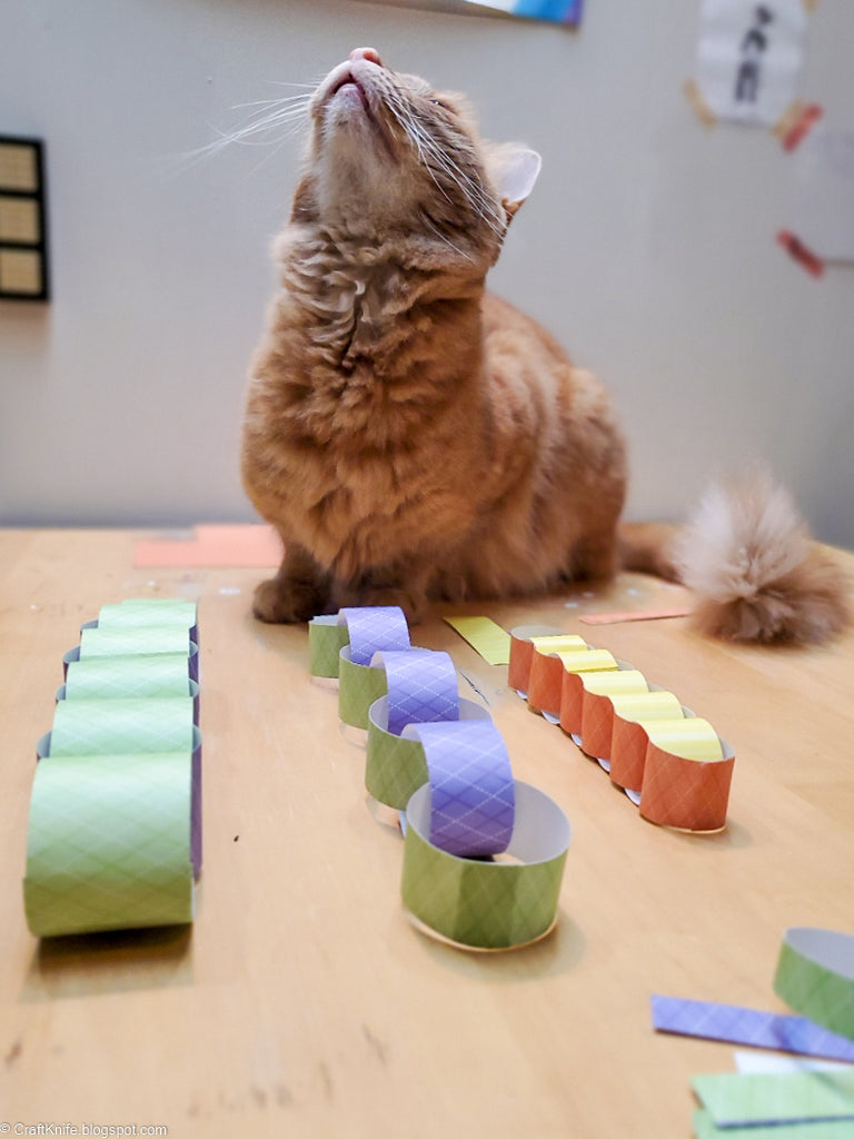 Easy, Eco-Friendly Christmas Craft: Paper Chain Christmas Tree Garland