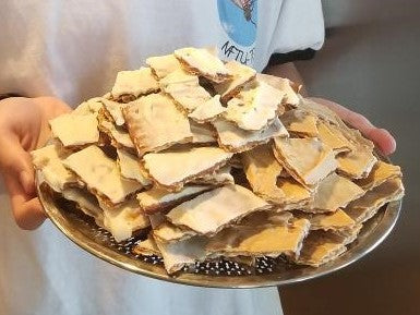 Kristy’s Matzah Crack